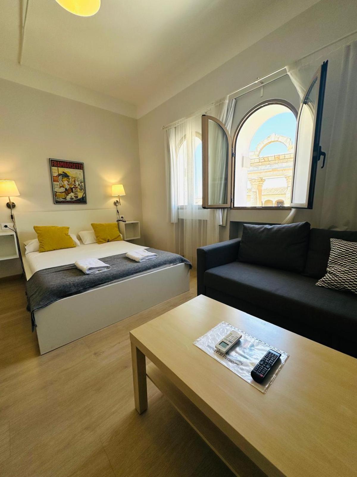 Apartamentos Templo Diana -Vistas Historicas- เมรีดา ภายนอก รูปภาพ